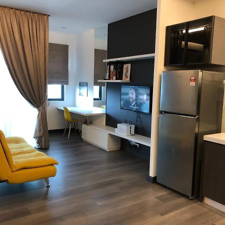 Mishal'S Homestay-Vista Bangi Studio Service Apartment Kajang Exterior photo