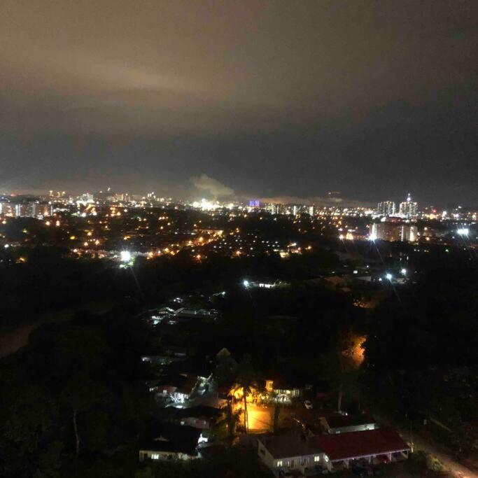 Mishal'S Homestay-Vista Bangi Studio Service Apartment Kajang Exterior photo