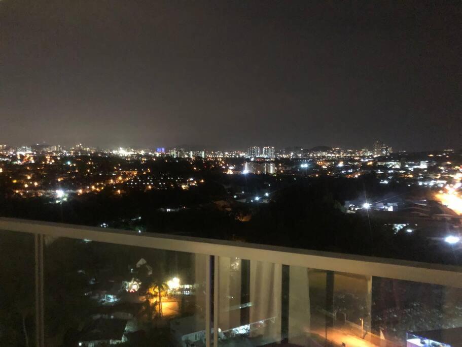 Mishal'S Homestay-Vista Bangi Studio Service Apartment Kajang Exterior photo