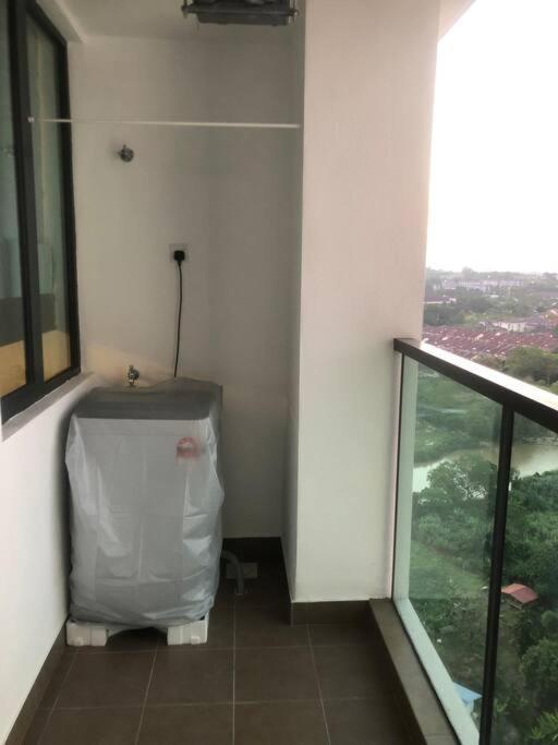 Mishal'S Homestay-Vista Bangi Studio Service Apartment Kajang Exterior photo